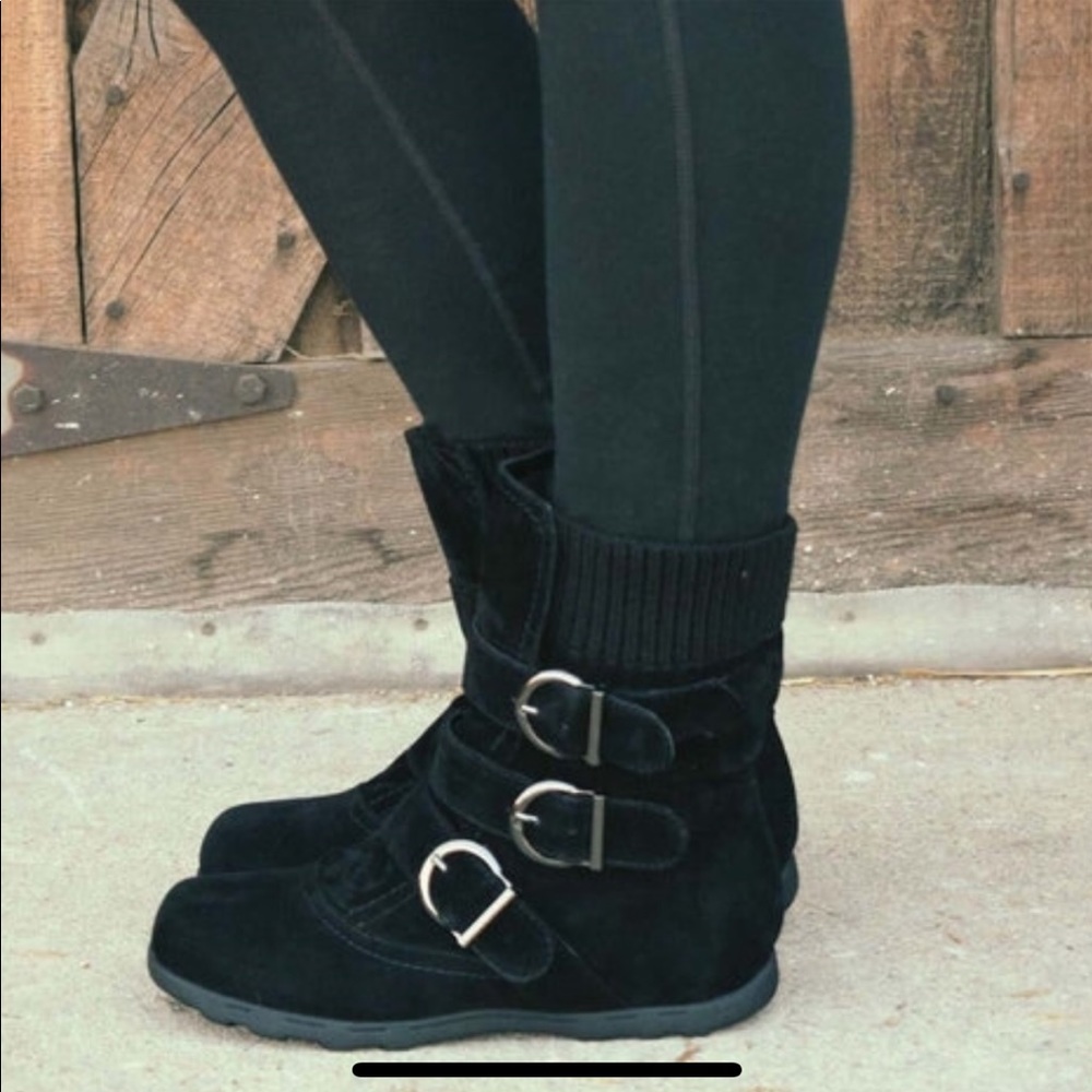 Little boot - Picture 2 of 2